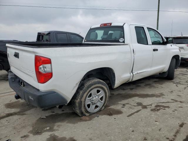 5TFRM5F13JX123454 - 2018 TOYOTA TUNDRA DOUBLE CAB SR/SR5 WHITE photo 3