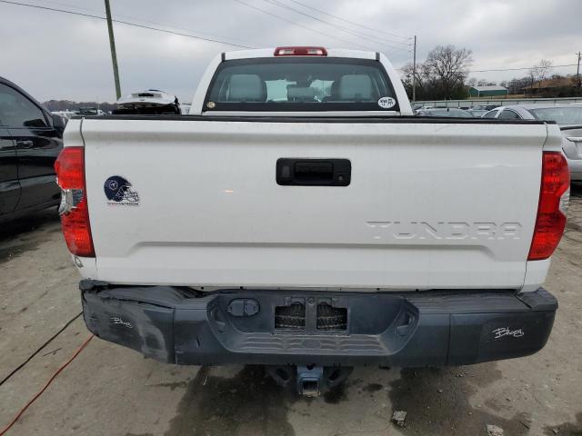 5TFRM5F13JX123454 - 2018 TOYOTA TUNDRA DOUBLE CAB SR/SR5 WHITE photo 6
