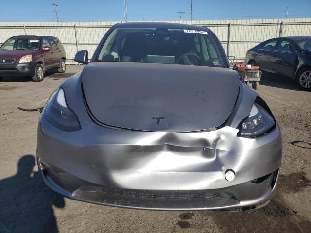 7SAYGDEE3RA279131 - 2024 TESLA MODEL Y GRAY photo 5