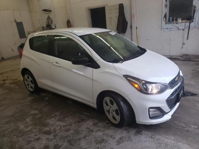 KL8CB6SA2KC705277 - 2019 CHEVROLET SPARK LS WHITE photo 4