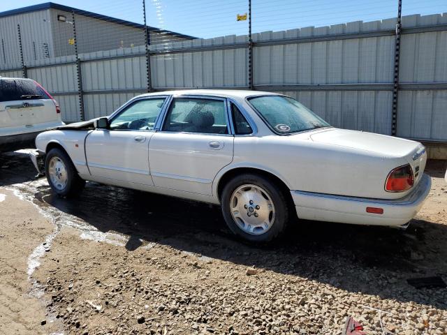 SAJHX1747TC767829 - 1996 JAGUAR XJ6 WHITE photo 2