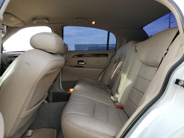 1LNHM81W4XY669467 - 1999 LINCOLN TOWN CAR EXECUTIVE WHITE photo 10