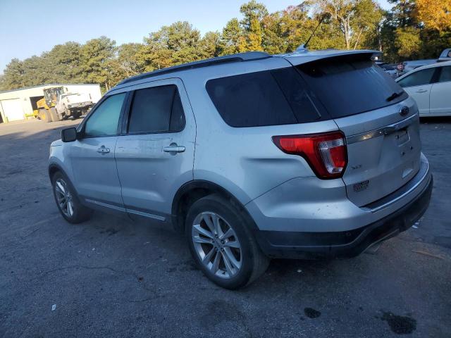 1FM5K7D83JGC30841 - 2018 FORD EXPLORER XLT SILVER photo 2