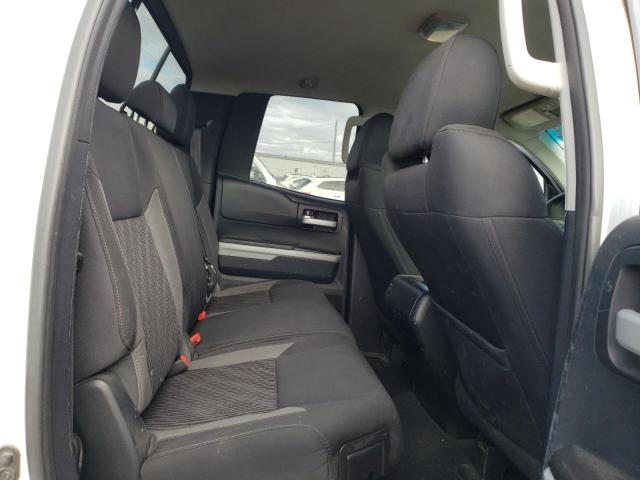 5TFUW5F18EX380958 - 2014 TOYOTA TUNDRA DOUBLE CAB SR/SR5 WHITE photo 11