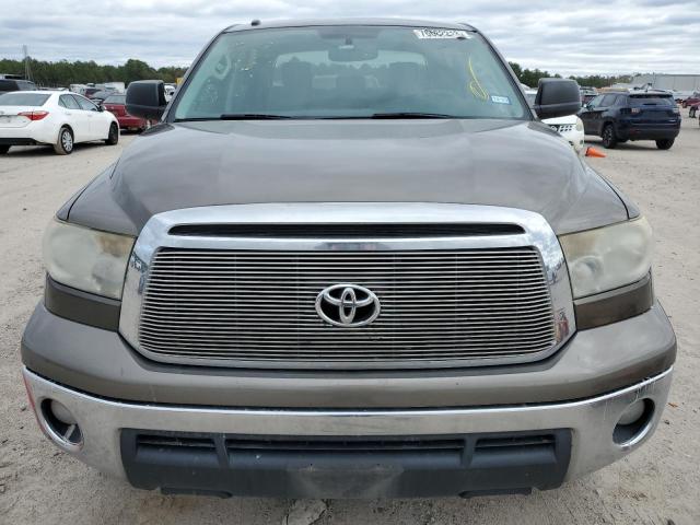 5TFDW5F13CX270106 - 2012 TOYOTA TUNDRA CREWMAX SR5 TAN photo 5