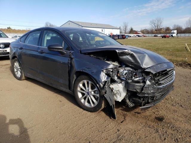 3FA6P0HD9LR257181 - 2020 FORD FUSION SE GRAY photo 4