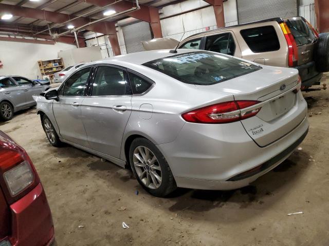 3FA6P0H73HR144666 - 2017 FORD FUSION SE SILVER photo 2