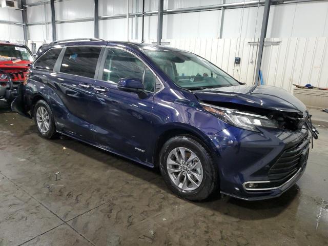 5TDYSKFC5MS037204 - 2021 TOYOTA SIENNA XLE BLUE photo 4