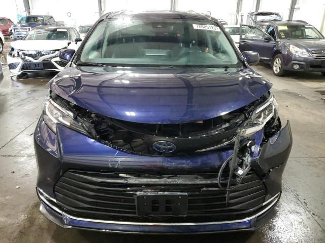 5TDYSKFC5MS037204 - 2021 TOYOTA SIENNA XLE BLUE photo 5