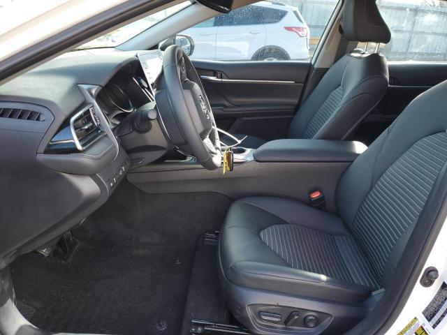 4T1T11AKXRU862983 - 2024 TOYOTA CAMRY SE NIGHT SHADE WHITE photo 7