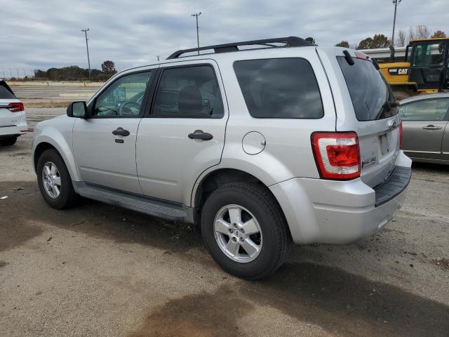 1FMCU03759KD07199 - 2009 FORD ESCAPE XLT SILVER photo 2