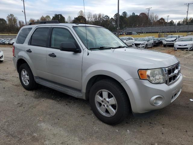 1FMCU03759KD07199 - 2009 FORD ESCAPE XLT SILVER photo 4