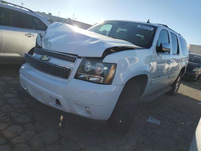 1GNSCHE05BR402240 - 2011 CHEVROLET SUBURBAN C1500  LS WHITE photo 1