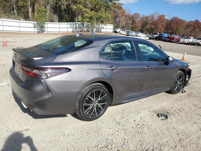 4T1G11AK7NU627887 - 2022 TOYOTA CAMRY SE GRAY photo 3