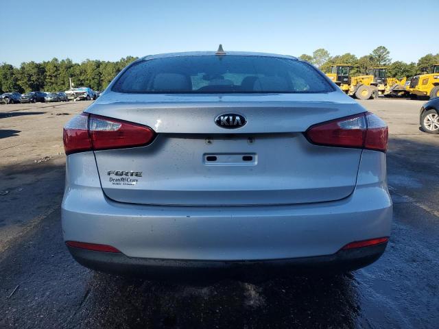 KNAFX4A6XG5528042 - 2016 KIA FORTE LX SILVER photo 6