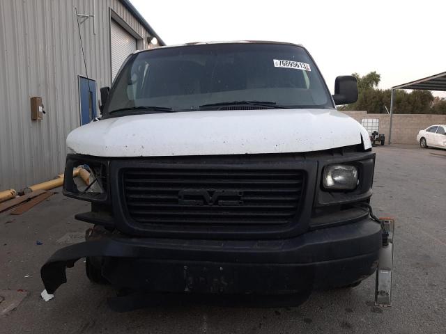 1GTGG29V161227575 - 2006 GMC SAVANA G2500 WHITE photo 5