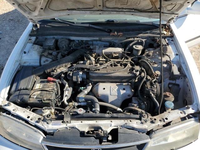 1HGCD563XVA208454 - 1997 HONDA ACCORD LX WHITE photo 11