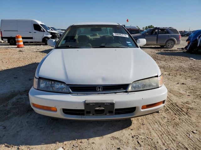 1HGCD563XVA208454 - 1997 HONDA ACCORD LX WHITE photo 5