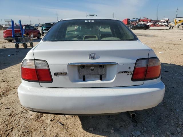 1HGCD563XVA208454 - 1997 HONDA ACCORD LX WHITE photo 6