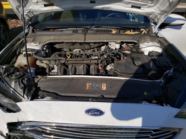 3FA6P0H75JR282893 - 2018 FORD FUSION SE WHITE photo 11