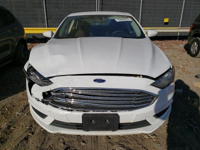 3FA6P0H75JR282893 - 2018 FORD FUSION SE WHITE photo 5