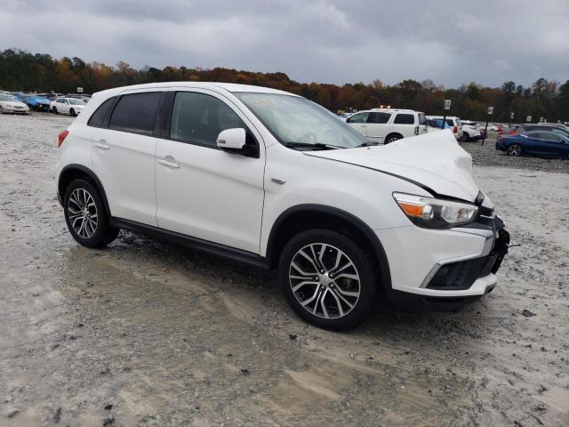 JA4AP3AU3KU020140 - 2019 MITSUBISHI OUTLANDER ES WHITE photo 4