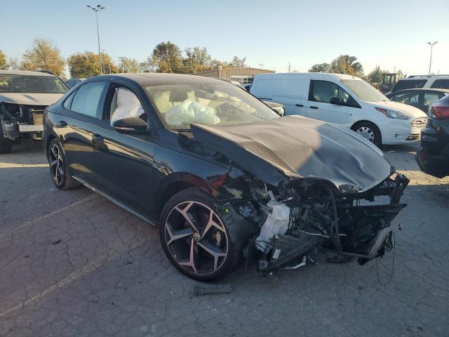 1VWMA7A34LC012071 - 2020 VOLKSWAGEN PASSAT R-LINE Սև լուսանկար 4