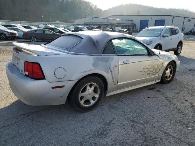 1FAFP4446YF196762 - 2000 FORD MUSTANG SILVER photo 3