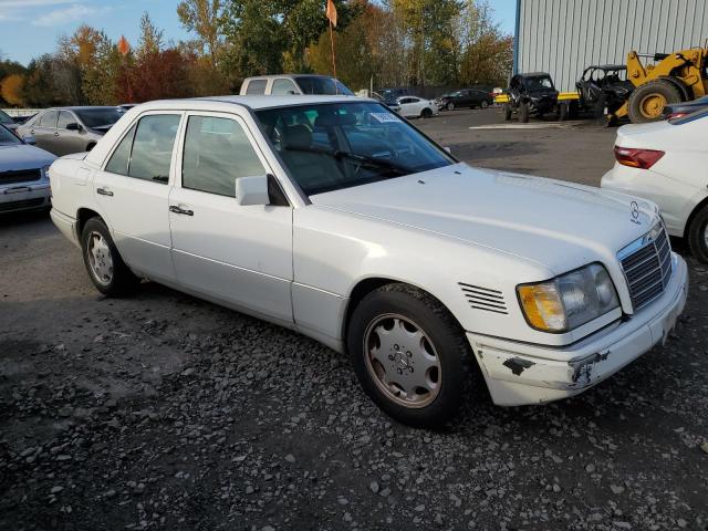 WDBEB31E7SC081994 - 1995 MERCEDES-BENZ E 300D WHITE photo 4