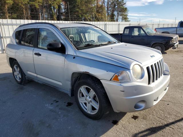 1J8FT47W47D267379 - 2007 JEEP COMPASS SILVER photo 4