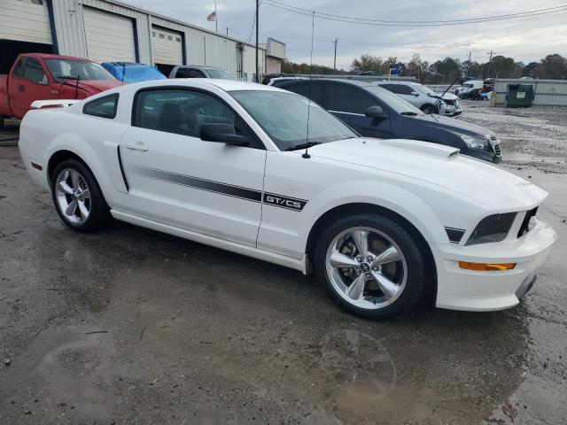 1ZVHT82HX85105569 - 2008 FORD MUSTANG GT WHITE photo 4