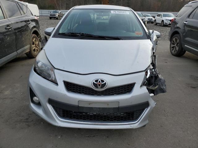 JTDKTUD35CD510644 - 2012 TOYOTA YARIS SILVER photo 5