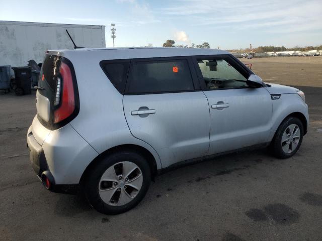 KNDJN2A22G7873767 - 2016 KIA SOUL SILVER photo 3