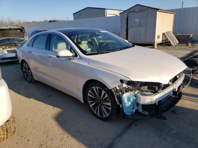 3LN6L5MU0KR610636 - 2019 LINCOLN MKZ RESERVE II WHITE photo 4