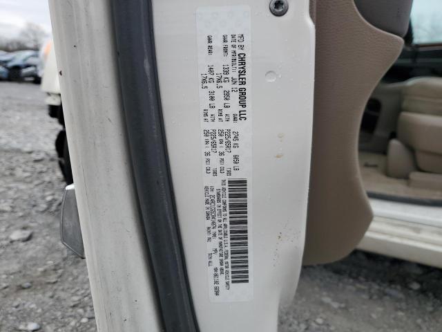 2C4RC1CG5CR414074 - 2012 CHRYSLER TOWN & COU TOURING L WHITE photo 12