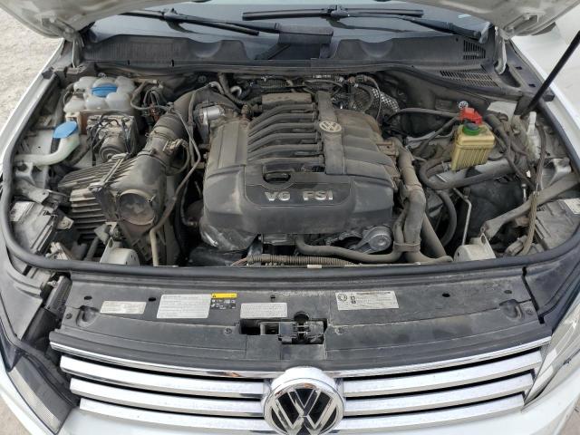 WVGEF9BP9FD006668 - 2015 VOLKSWAGEN TOUAREG V6 WHITE photo 12