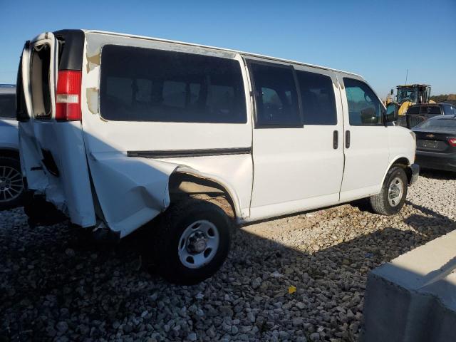 1GAHG35K091166089 - 2009 CHEVROLET EXPRESS G3 WHITE photo 3