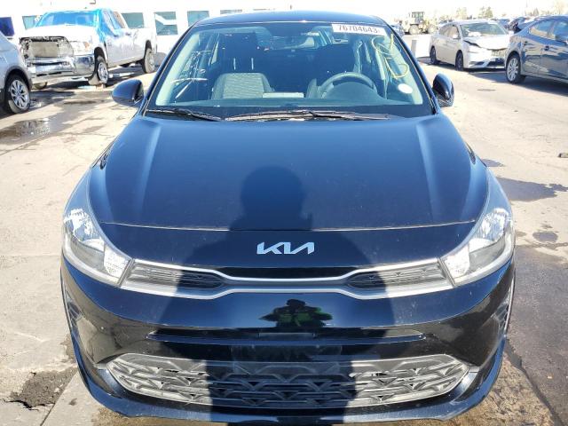 3KPA24AD8NE434219 - 2022 KIA RIO LX BLACK photo 5