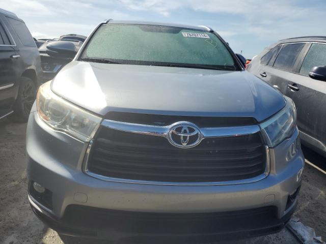 5TDKKRFH7FS103846 - 2015 TOYOTA HIGHLANDER XLE Gümüş foto 5