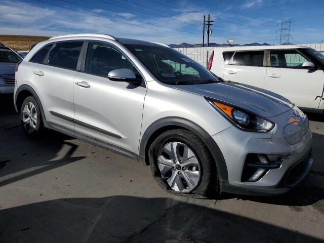 KNDCC3LG5K5024122 - 2019 KIA NIRO EX SILVER photo 4