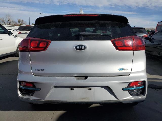 KNDCC3LG5K5024122 - 2019 KIA NIRO EX SILVER photo 6