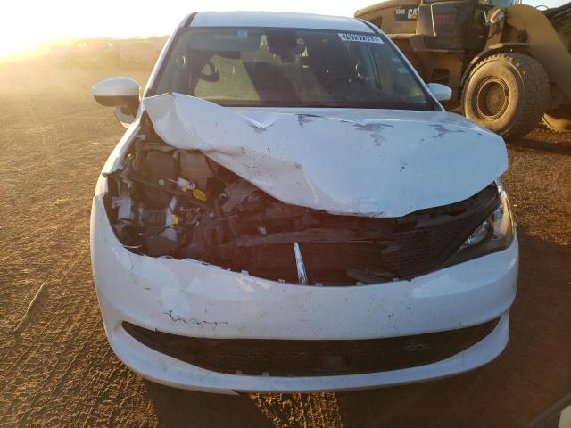 2C4RC1CG5PR524841 - 2023 CHRYSLER VOYAGER LX WHITE photo 5