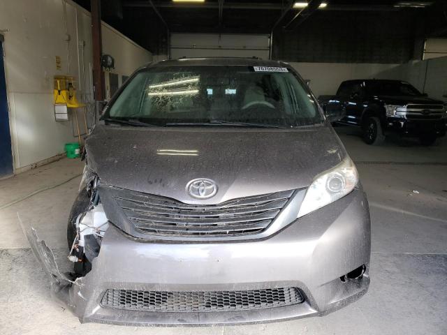 5TDKK3DC7CS201307 - 2012 TOYOTA SIENNA LE SILVER photo 5