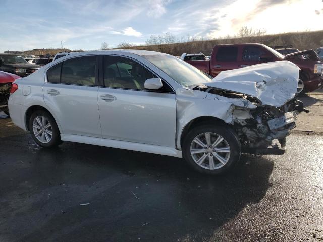 4S3BMBG69B3230804 - 2011 SUBARU LEGACY 2.5I PREMIUM WHITE photo 4