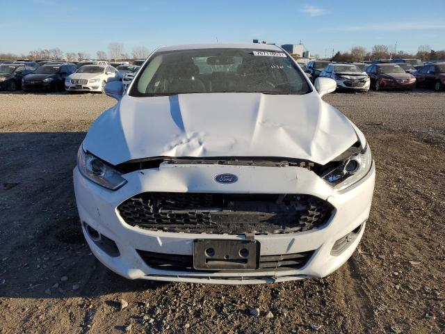 3FA6P0H94FR196418 - 2015 FORD FUSION SE WHITE photo 5