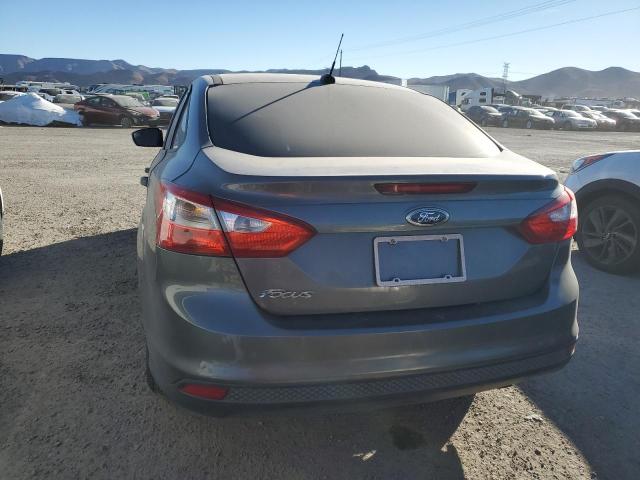 1FAHP3E29CL227853 - 2012 FORD FOCUS S GRAY photo 6