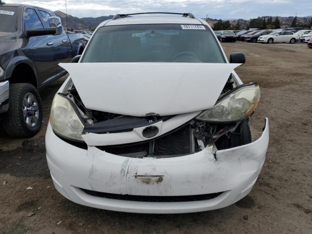 5TDZA23C36S560042 - 2006 TOYOTA SIENNA CE WHITE photo 5