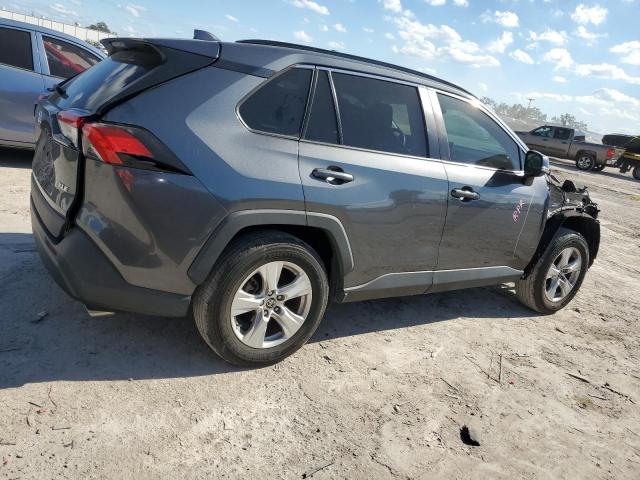 2T3W1RFV9MC121384 - 2021 TOYOTA RAV4 XLE GRAY photo 3