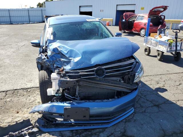 3VWL17AJ6GM308465 - 2016 VOLKSWAGEN JETTA SEL BLUE photo 5