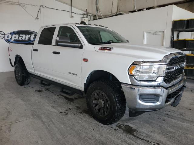 3C6UR5CJ9KG559383 - 2019 RAM 2500 TRADESMAN WHITE photo 4